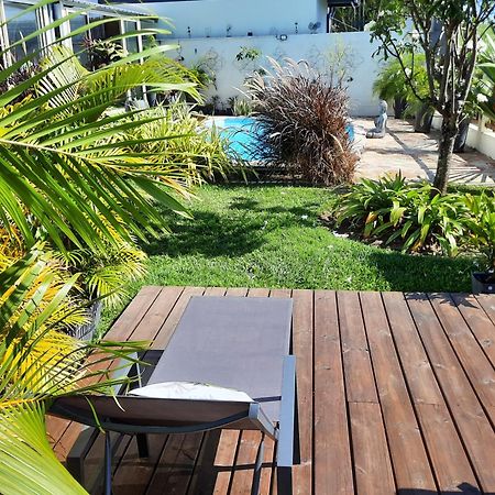 Joli Appartement, Piscine, Jacuzzi Sainte-Suzanne Eksteriør billede