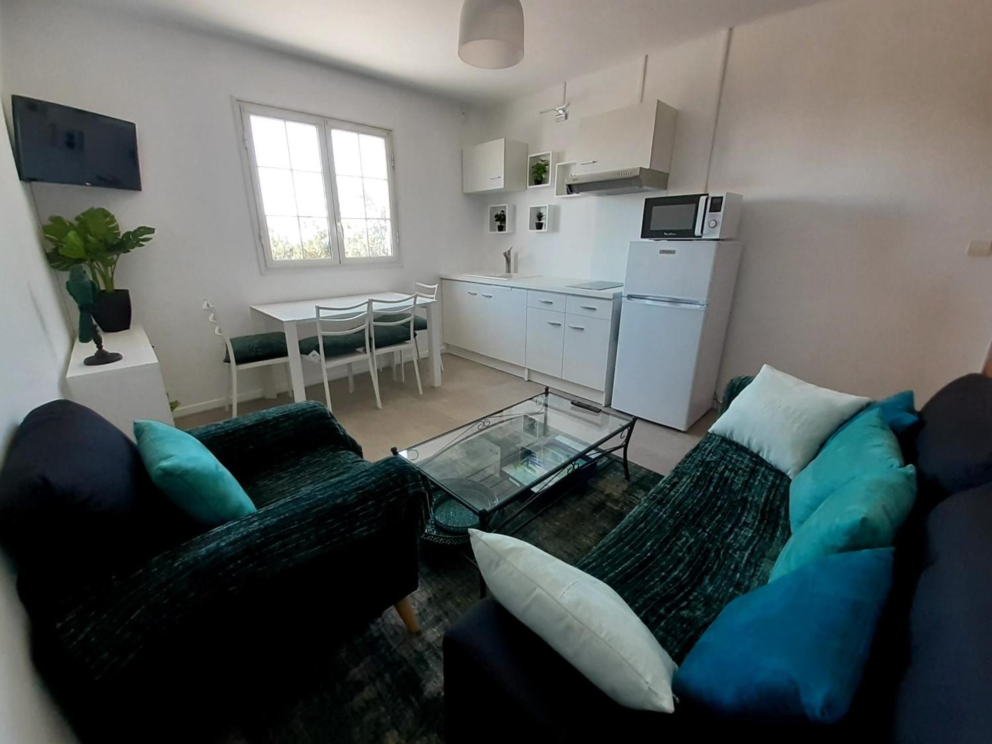 Joli Appartement, Piscine, Jacuzzi Sainte-Suzanne Eksteriør billede
